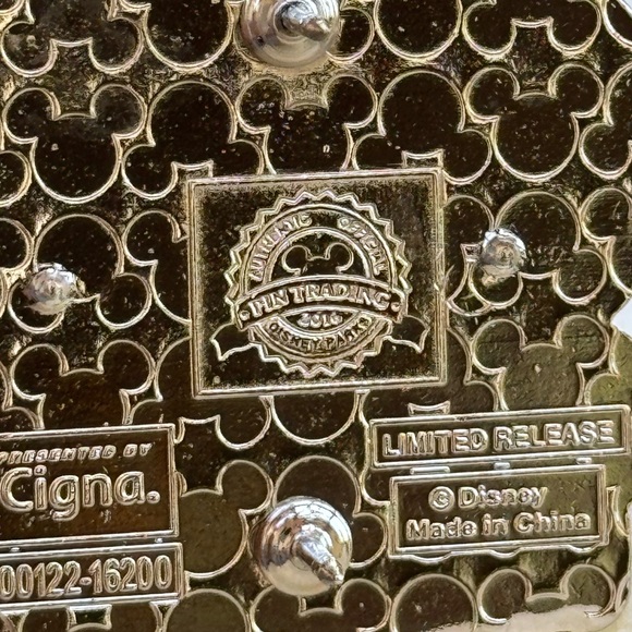 Limited Release/Disneyland 1/2 Marathon Weekend 2016 Mickey & Pluto Pin Trading - Picture 5 of 8
